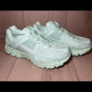 Nike Zoom Vomero 5 Running Shoes Pistachio Vapor Green HF5493-301 Men's Size 11